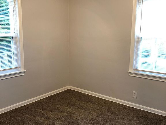 4th image of 747 Waldman Ave