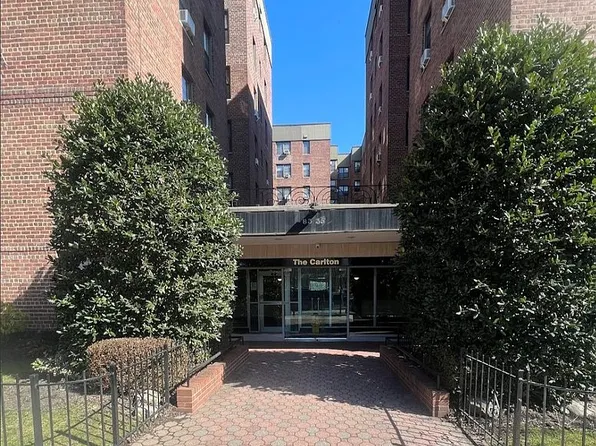 83-20 141st St #5H, Jamaica, NY 11435