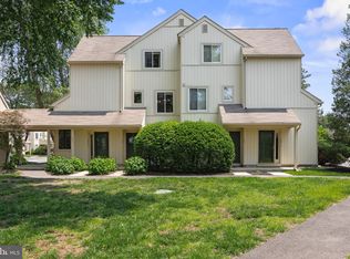 321 Woodlake Dr, Marlton, NJ 08053