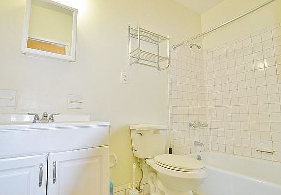 3rd image of 306 Stuyvesant Ave #A1
