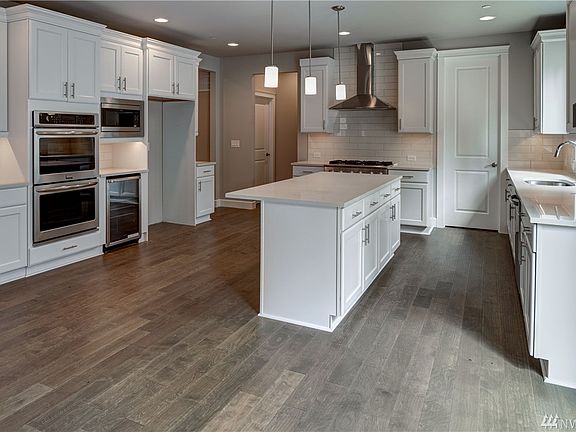 5th image of 940 10th Pl Nw (homesite #3)