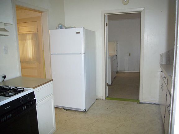 5th image of 605 N Austin St