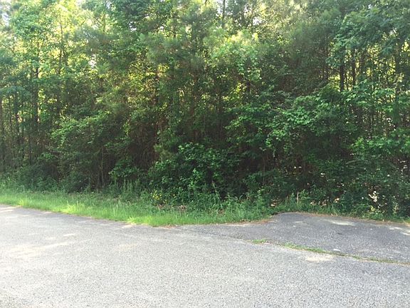 3rd image of Woodland Dr