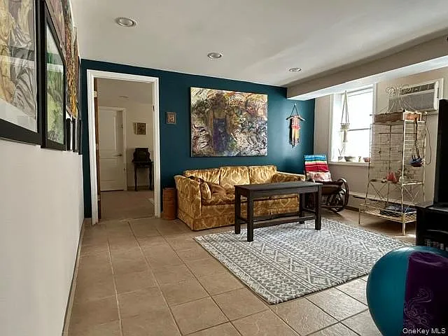 546 E Hudson St — Photo 7