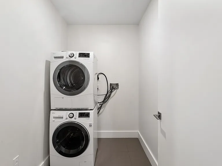 3707 Blackstone Ave #402 — Photo 17