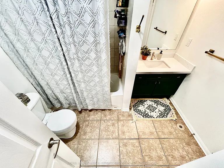 906 Burrows Gate — Photo 25
