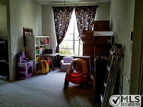 5th image of 722 Dover Park Trl