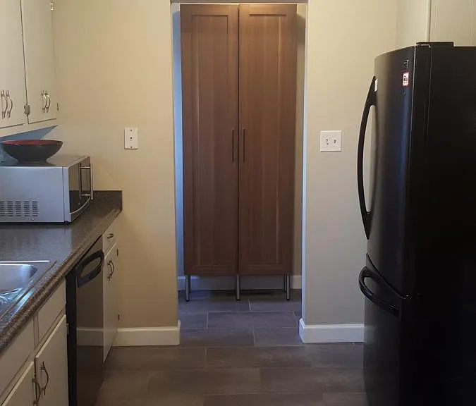 Kitchen (Bonus Pantry)