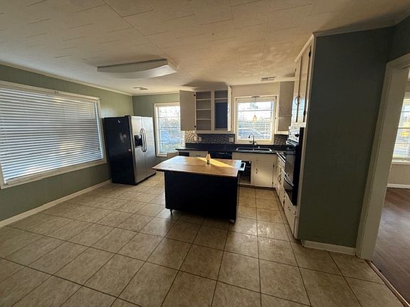 3rd image of 1209 Tetreau St