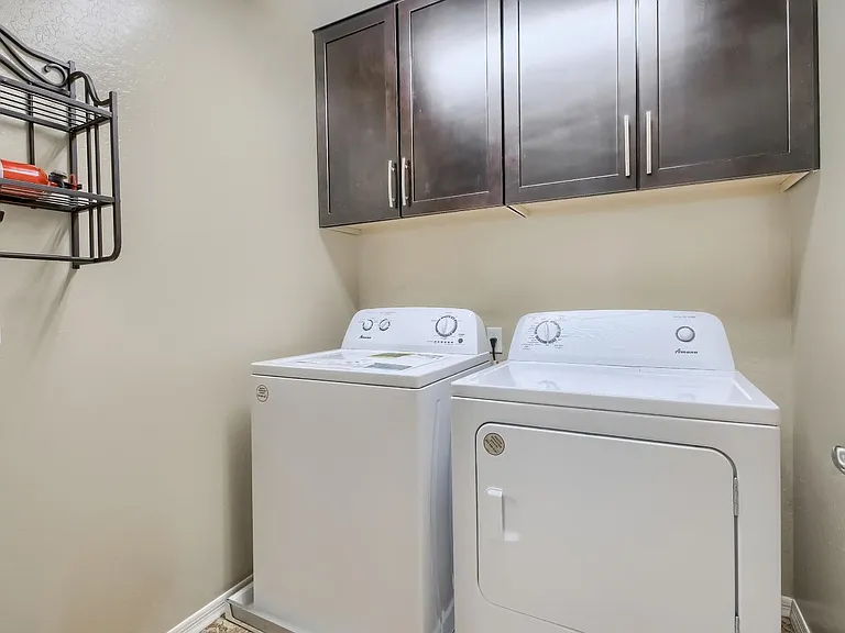 888 E Jacob St — Photo 32
