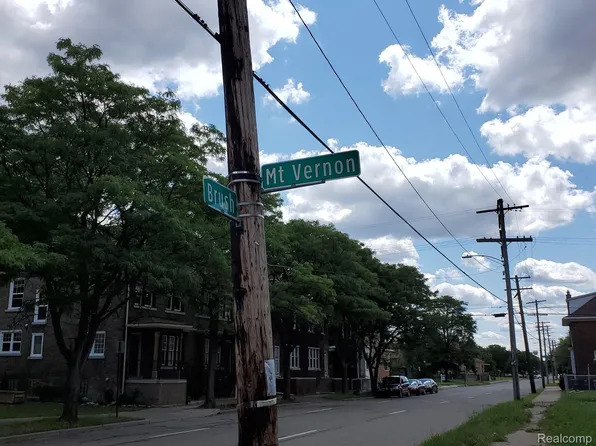 8261 Brush St, Detroit, MI 48202