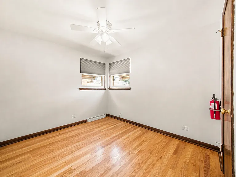 5145 S Melvina Ave — Photo 10