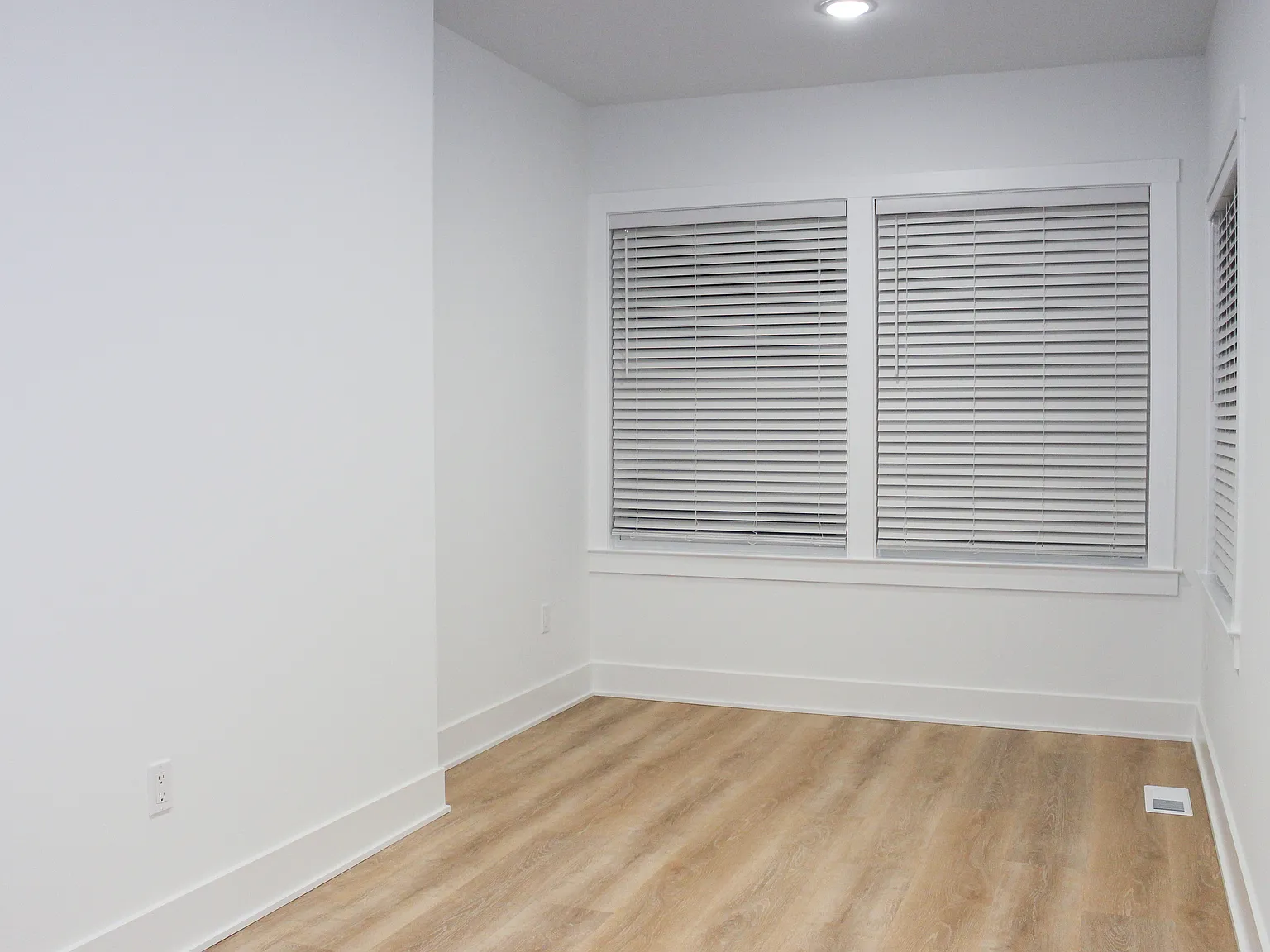 Valley Springs Apartments — Photo 4