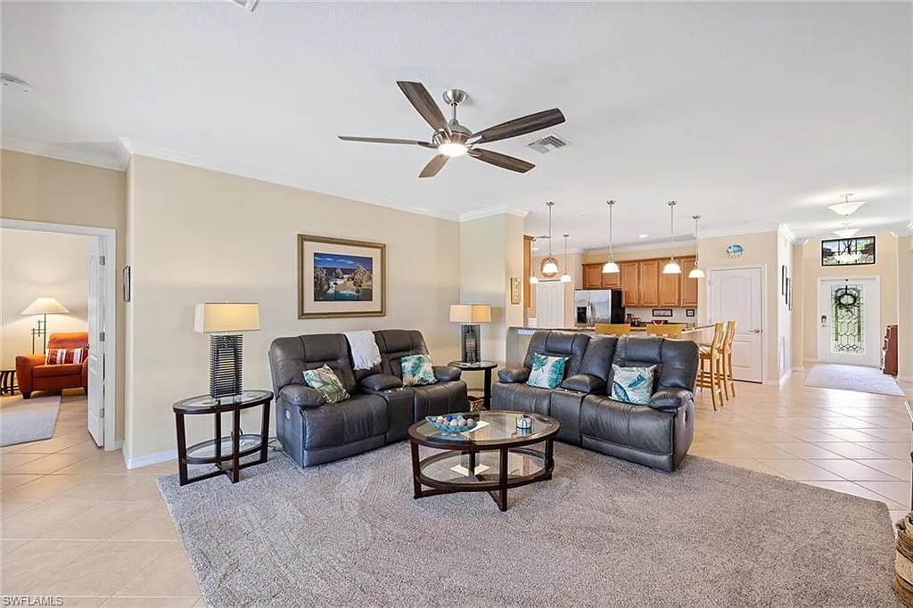 4 bed, 3.0 bath, 2293 sqft, $9,500 — Photo 4
