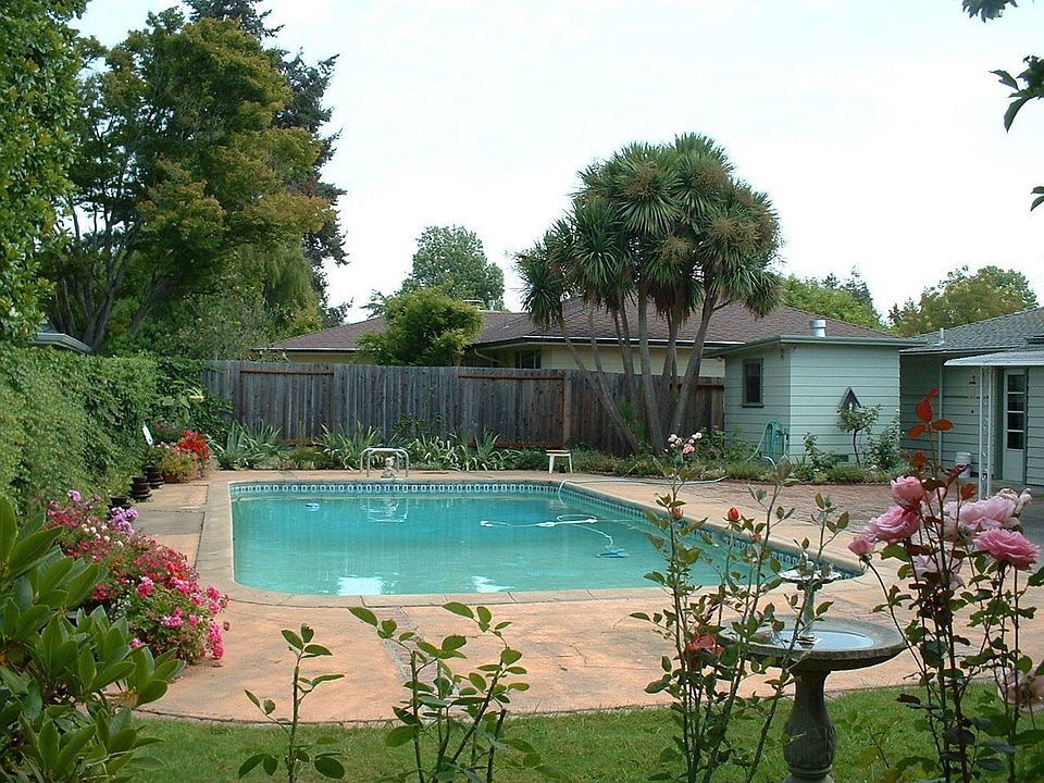 2nd image of 3139 Hartley Dr