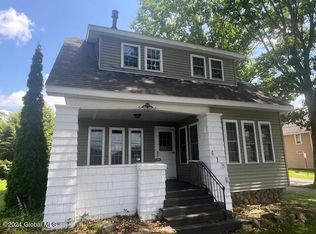 418 N Main St, Gloversville, NY 12078