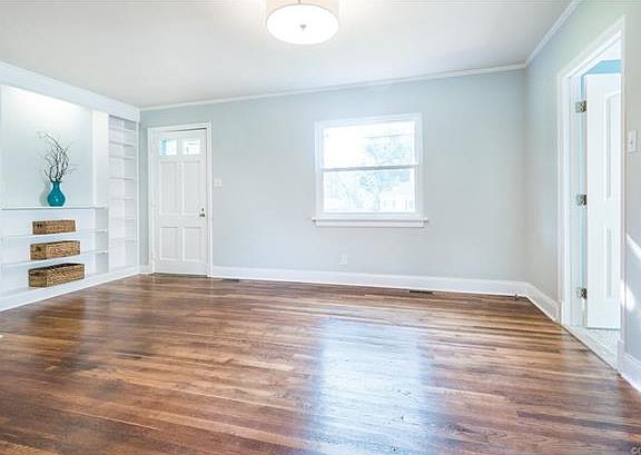 5th image of 2418 Agra Dr