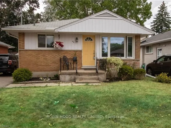 40 Winslow Dr #1, Kitchener, ON N2M 3E1