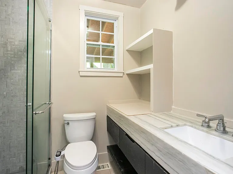 313 Archwood Dr — Photo 5