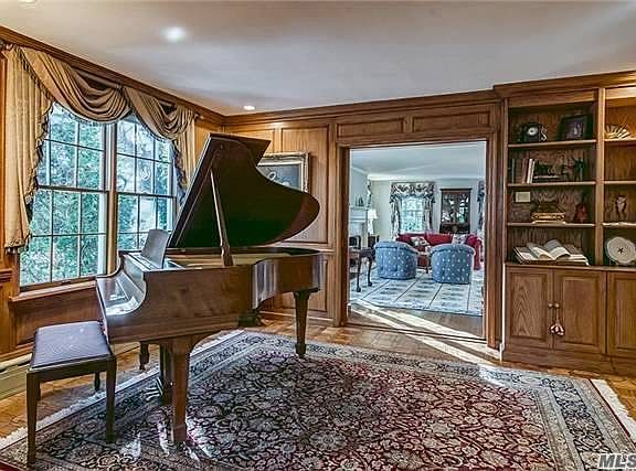3rd image of 84 Brookside Dr