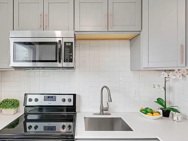 Maple Apartments — Photo 28