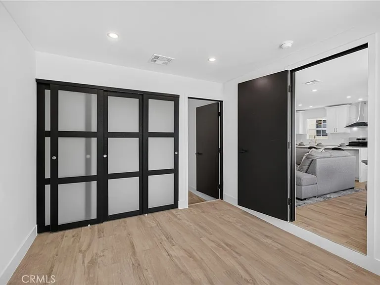 1223 W 23rd St — Photo 15