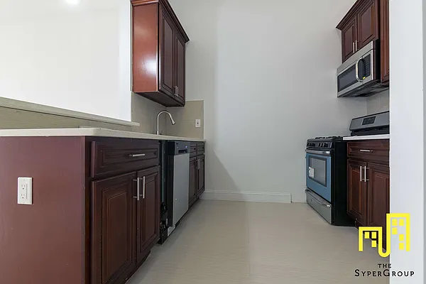 Rented by The Syper Group | media 33