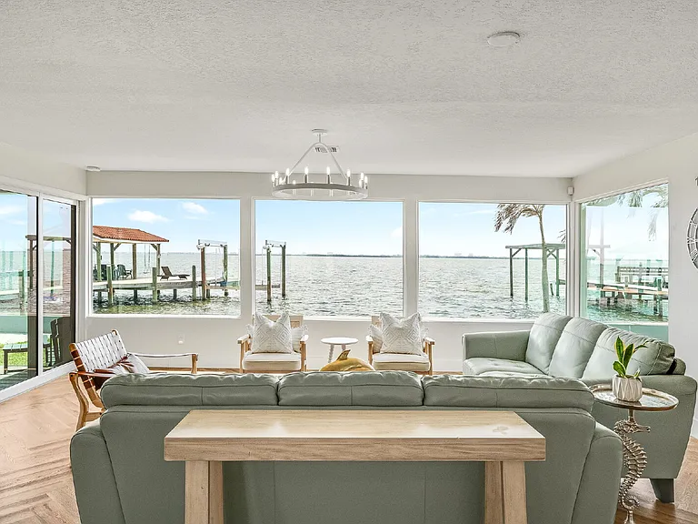 1110 S Banana River Dr — Photo 37