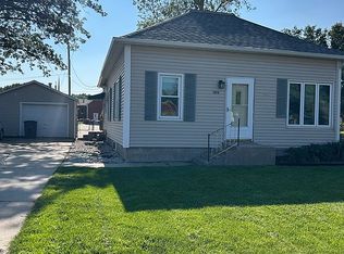 1012 Lilly St, Wood River, NE 68883