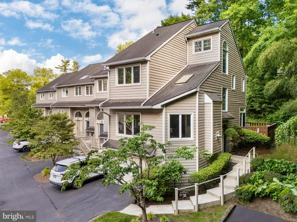 440 Wooded Way, Newtown Square, PA 19073