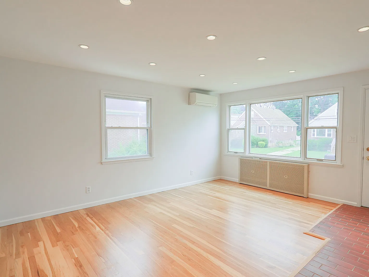 3 bed, 1100 sqft, $3,550 — Photo 3