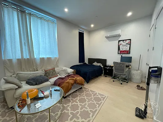 Bedroom, photo 2