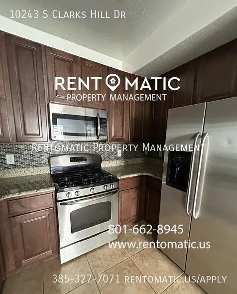4 bed, 3.5 bath, 2550 sqft, $2,499 — Photo 2