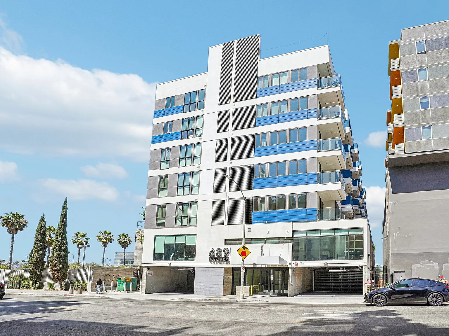 689 S Catalina — Photo 3