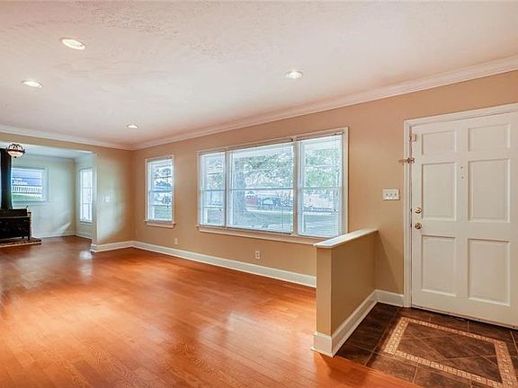 3rd image of 2621 Skyland Dr