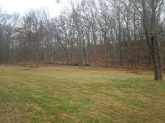 4th image of 7 Heroux Dr