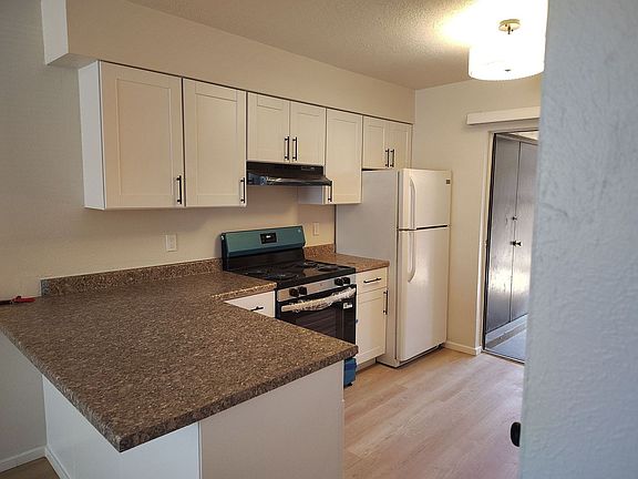 4th image of 1415 Chelwood Park Blvd NE APT A