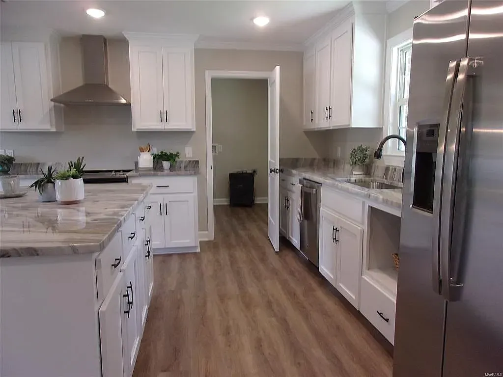 3 bed, 1860 sqft, $1,860 — Photo 3