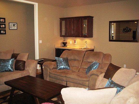 3rd image of 5012 Melville Dr