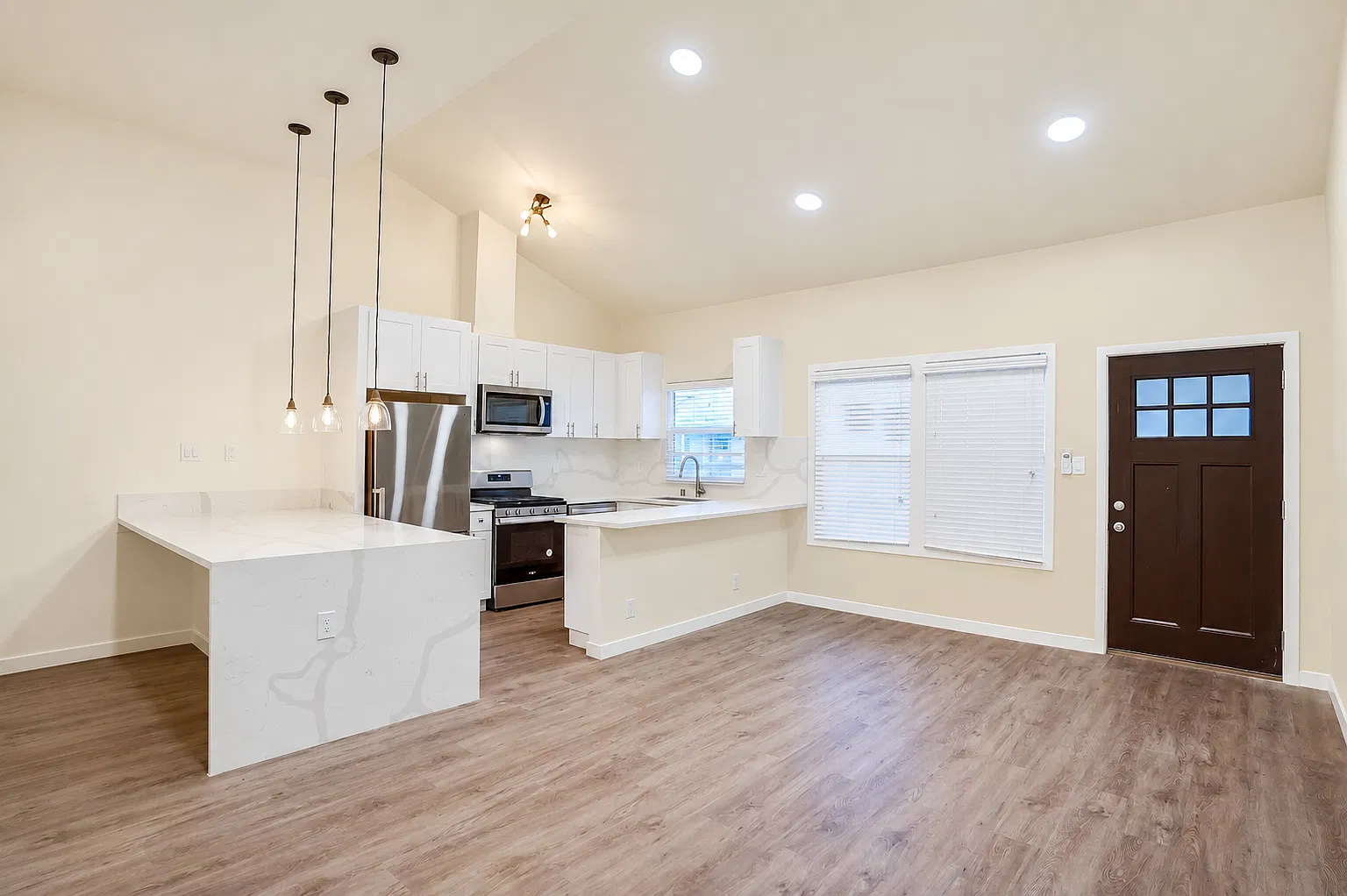 115 N Eastwood Ave — Photo 3