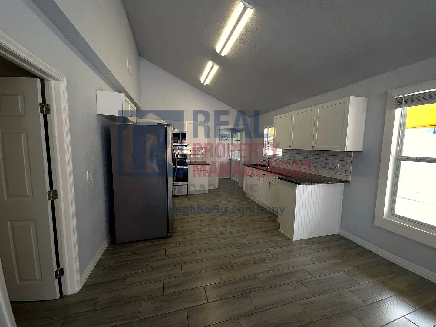 Village of the Arts Charmer Updated 2BR Home with Detached 1BR Cottage — Photo 4