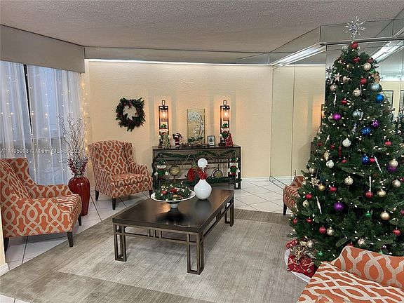3rd image of 1300 Saint Charles Pl APT 322