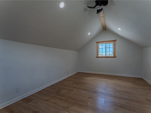 9th image of 6991 E William St