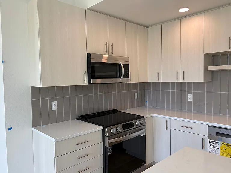 Abbey Creek Square Apartments — Photo 5