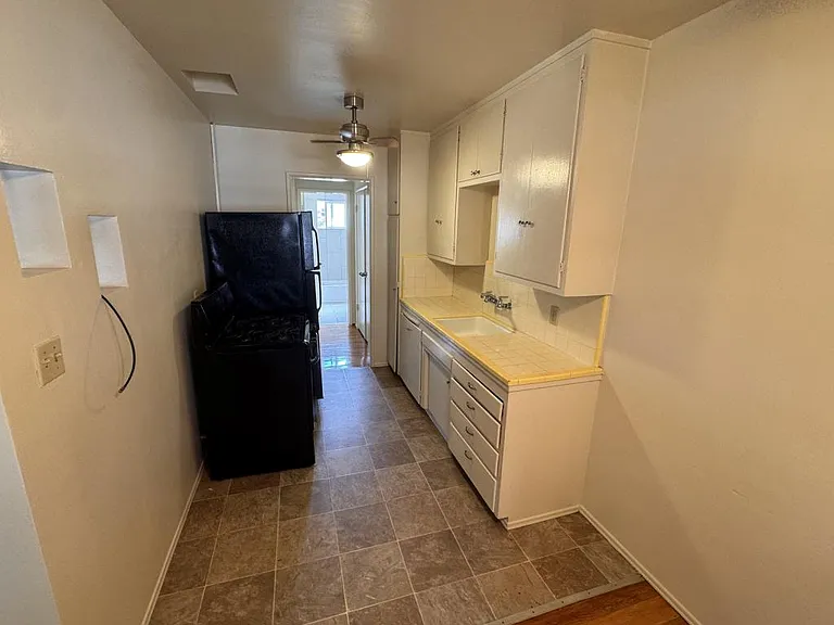 5090 College Ave — Photo 6