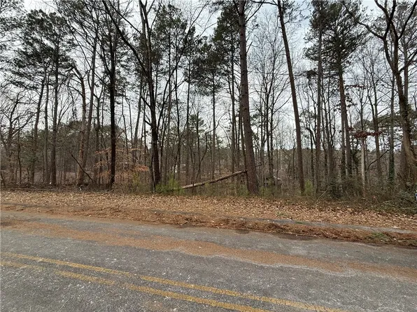 462 Foxfire Ct, Seneca, SC 29672