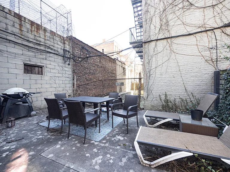 352 Hooper St #1R — Photo 11