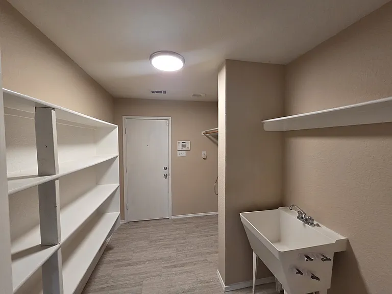 8138 Mossberg Dr — Photo 19
