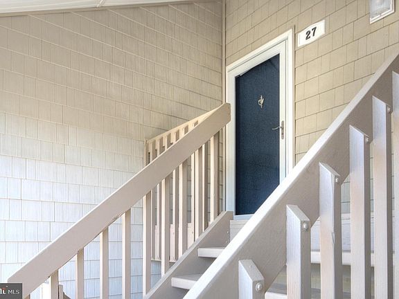 3rd image of 27 Seaside Rd