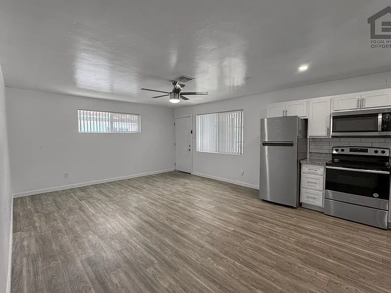 1336 E Willetta St — Photo 43